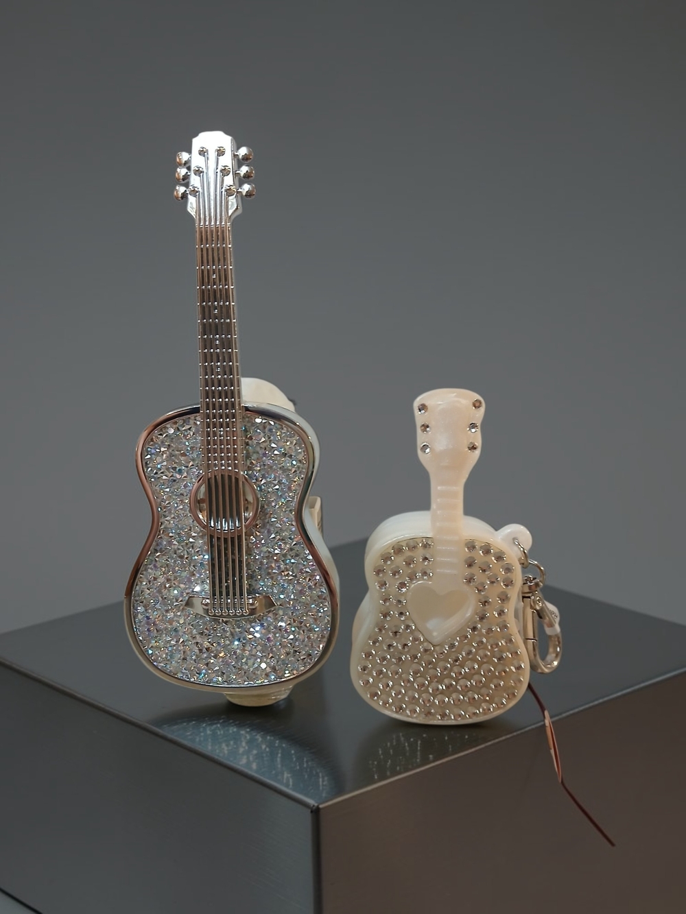 Glitter Guitar Wallflower Holder And Pocketbac Holder